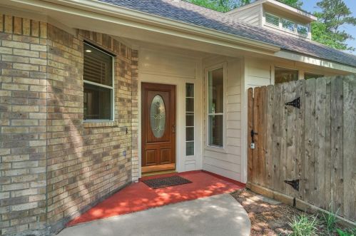 14 Windsor Hills Cir, Conroe TX  77384-4693 exterior