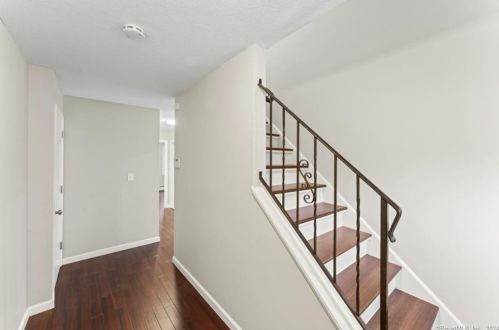 13 Linden St, Norwalk, CT 06851-1506