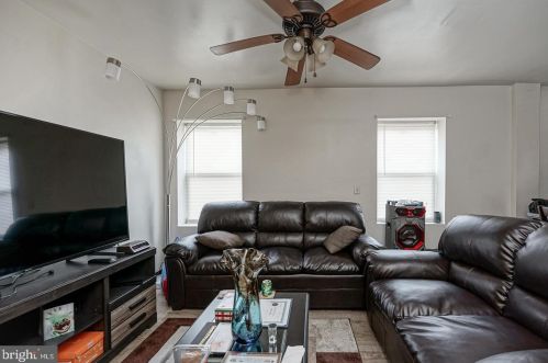 1542 15 St, Philadelphia PA 19146-4806 exterior