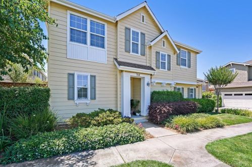 764 Tennyson Dr, Gilroy, CA 95020-5538