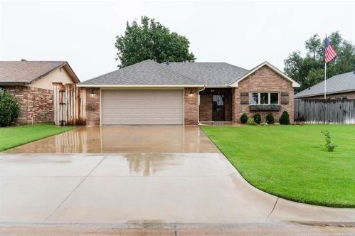 321 Birchwood St, Enid, OK 73703-4631