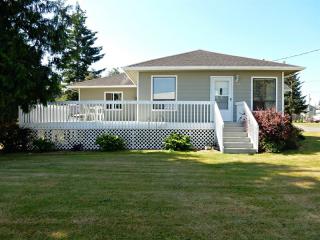 409 Harrison St, Clearbrook, WA 98295-9613