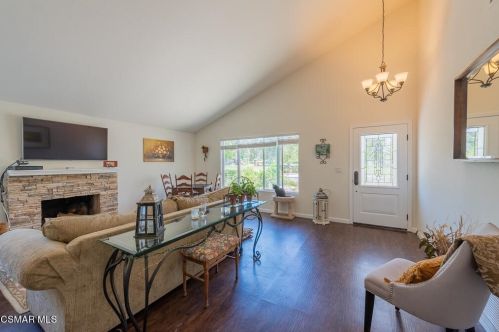 2167 Tracy Ave, Simi Valley CA 93063-2750 exterior