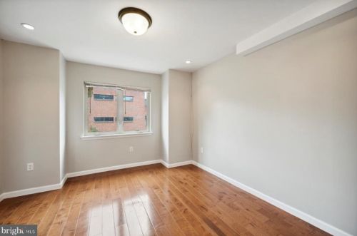 528 13 St, Philadelphia PA  19147-4533 exterior