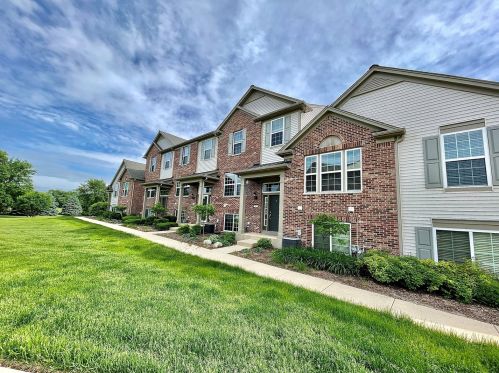 212 Devoe Dr, Oswego IL  60543-4066 exterior