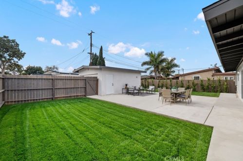 15374 Midcrest Dr, Whittier CA  90604-2336 exterior