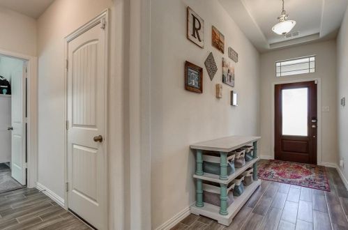 1701 Victoria Dr, Fort Worth TX  76131-4820 exterior