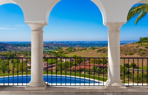 20 Black Falcon, Irvine CA  92603-0420 exterior