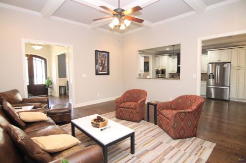 2074 Hiwassee Dr, Bonaire GA  31005-2507 exterior