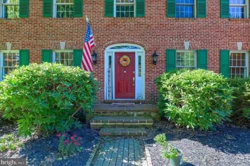 131 Bentley Ln, Lancaster PA  17603-6203 exterior