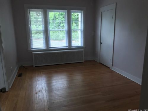 239 Division Ave, Huntington CT  06484-3202 exterior