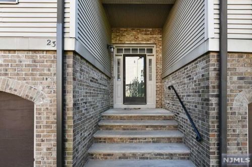23 Jordan Dr, River Edge, NJ 07661-2449