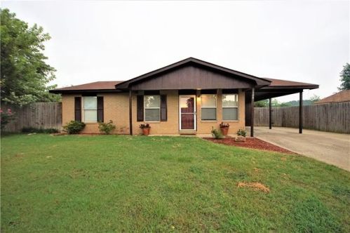 108 Rowe Ave, Pocola, OK 74902-3708