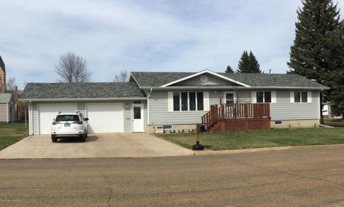 402 2nd Ave, Richardton, ND 58652-7018