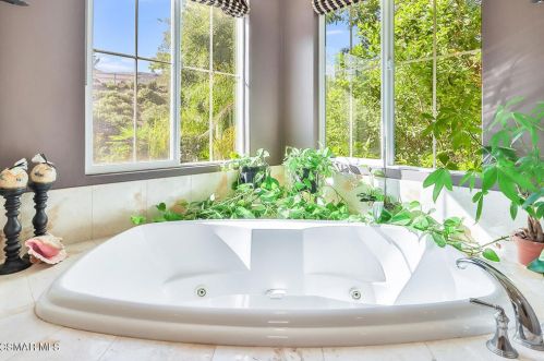 3961 Eagle Flight Dr, Simi Valley CA  93065-0222 exterior