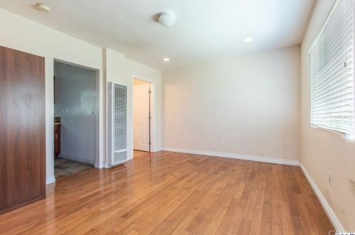 359 Garfield Ave, Glendale CA  91204-2002 exterior