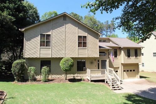 1107 Tom Ln, Marietta, GA 30066-6469