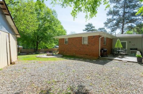 639 San Fernando Dr, Smyrna GA  30080-1435 exterior