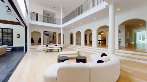 3206 Arden Rd, Atlanta GA  30327-1262 exterior