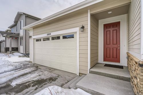 22154 Stanford Cir, Denver, CO 80015-1013