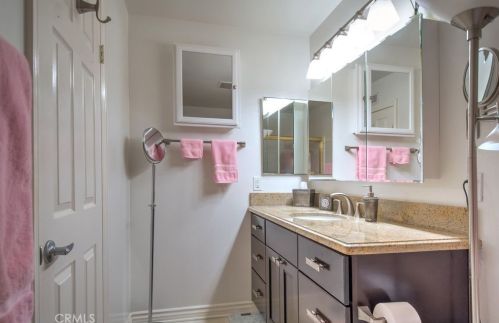 12 Gumwood, Irvine CA  92612-2352 exterior