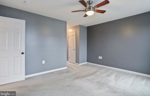 399 Lord Fairfax St, Charles Town WV  25414-2609 exterior