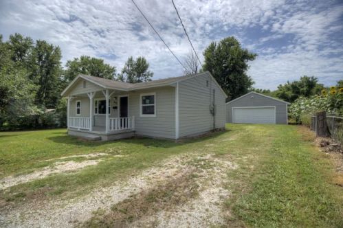 618 15th St, Collinsville, OK 74021-2110