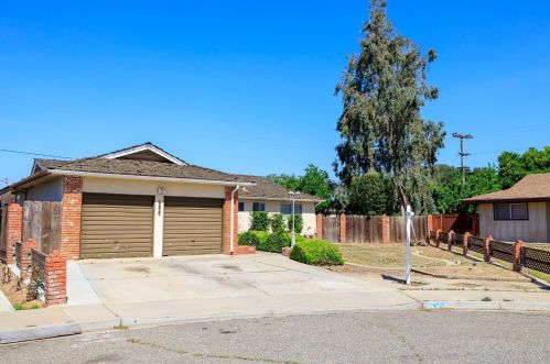 538 Oakridge Dr, Valley Home, CA 95361-2528