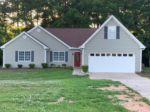 4691 Cedar Dr, Loganville, GA 30052-7209
