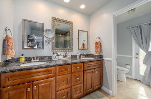 6309 Westview Dr, Riverside CA  92506-5325 exterior