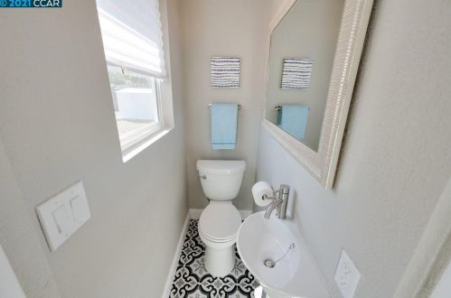 5040 Kenmore Dr, Concord CA  94521-3036 exterior