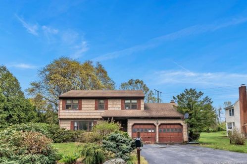 129 Cornfield Rd, Milford, CT 06461-1704