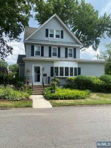 47 Blauvelt Ave, Dumont, NJ 07628-2401