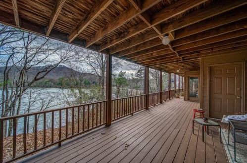 18 Hummingbird Ln, Big Canoe GA  exterior