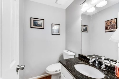 2976 Four Oaks Dr, Atlanta GA  30360-1752 exterior