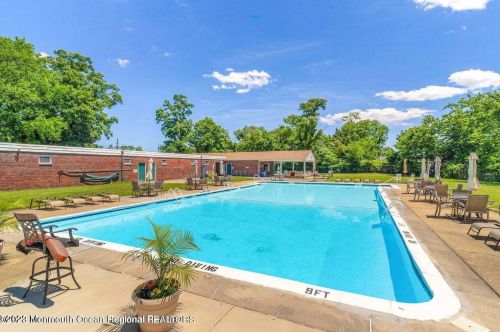 29 Juniper Ln, Tinton Falls NJ 07724-1854 exterior