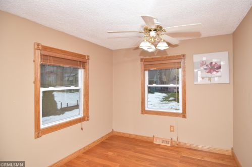 4211 Homewood Ave, Saint Paul MN  55110-3940 exterior