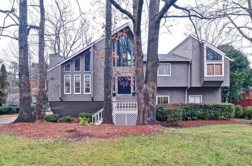 4720 Misty Lake Ct, Kennesaw, GA 30144-1585