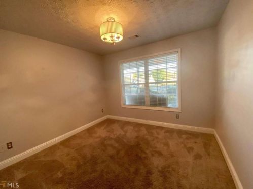 1412 Crystal Brook Ct, Monroe, GA 30655-7312