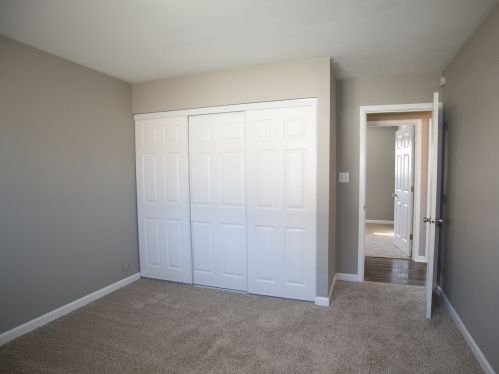 100 Fairwood Dr, Lemont IL  60440-2851 exterior