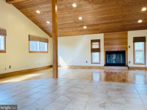 77 Perkinswood Ct, Gerrardstown, WV 25420-4118