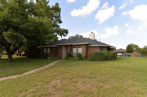 2307 Ridgeview Dr, Garland, TX 75048-4235