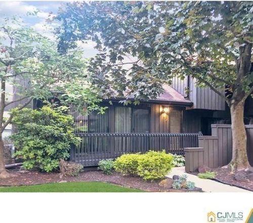 408 Westgate Dr, Edison, NJ 08820-1171
