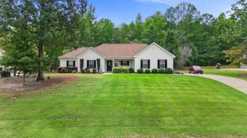135 Hidden Brook Ln, Newnan, GA 30265-3886