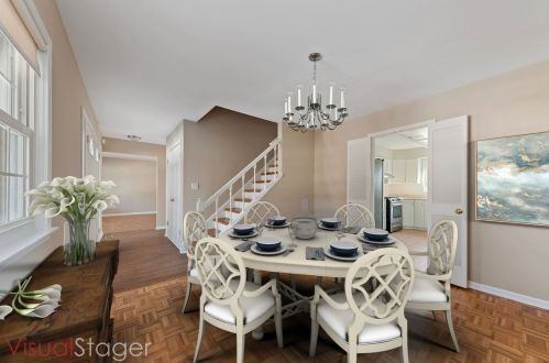 312 Dorchester Ln, Elk Grove Vlg, IL 60007-3808
