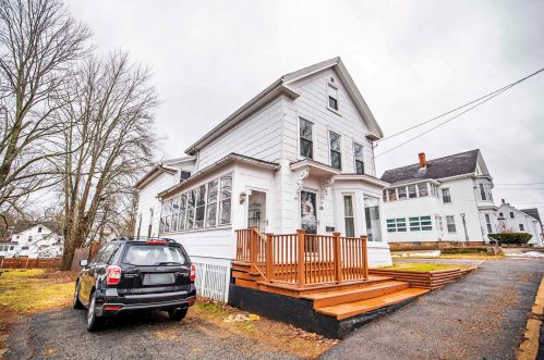 86 Franklin St, Somersworth, NH 03878-2513