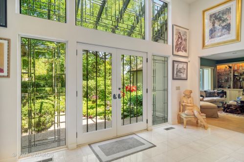 1 Bridle Ln, Bannockburn, IL 60015-1258