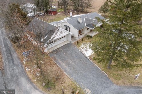 48 Calvin Unger Ln, Berkeley Springs WV 25411-5181 exterior