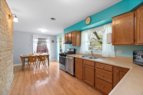 1336 Carol Pl, Boulder Hill, IL 60538-1806