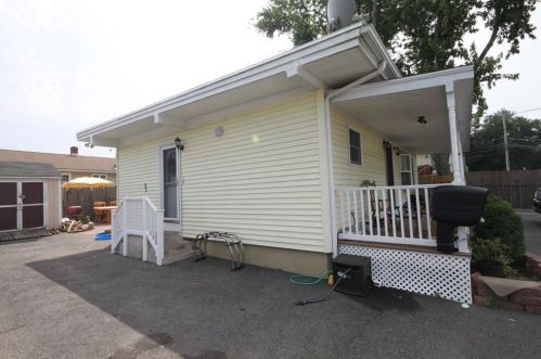 3 Arcadia Ave, Providence, RI 02919-4040